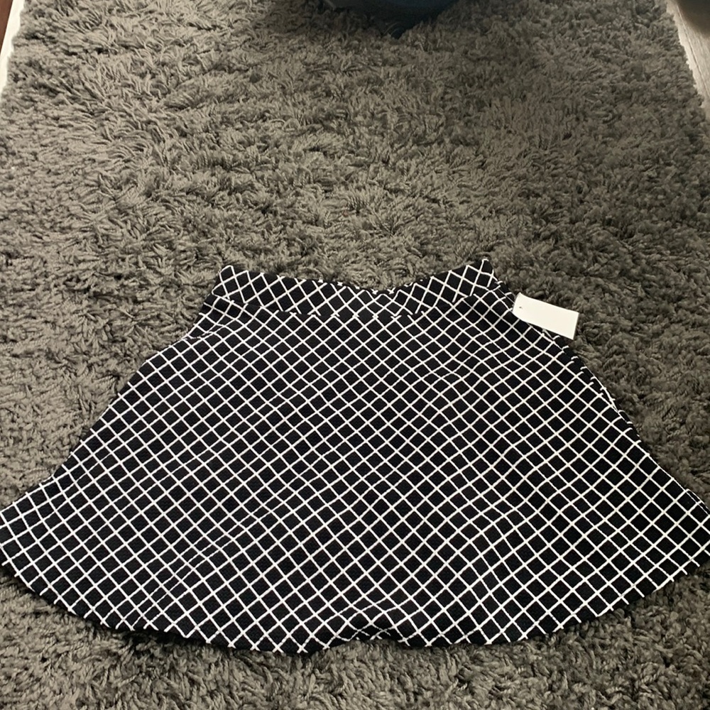 Girls skirt nwt